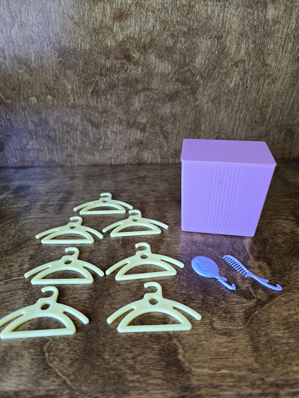 Vintage 1987 Mattel Barbie & Skipper Closet Hamper, Hangers, Mirror + Comb Lot